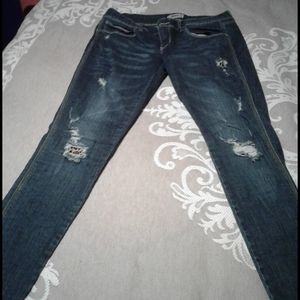 Blue jeans with rippes